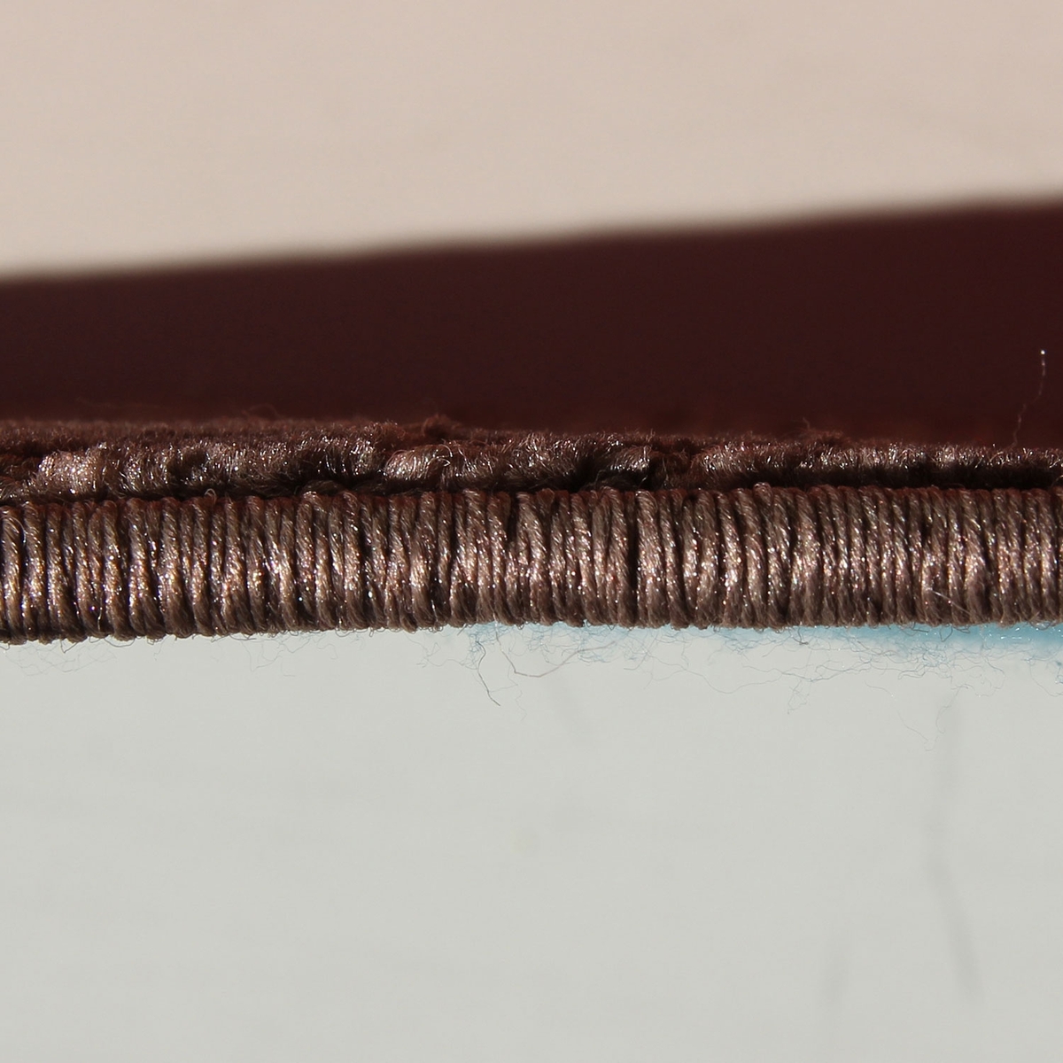 Frize Halı – Antistatik, Keçe Taban, 100% Polipropilen, Ticari Alanlar İçin